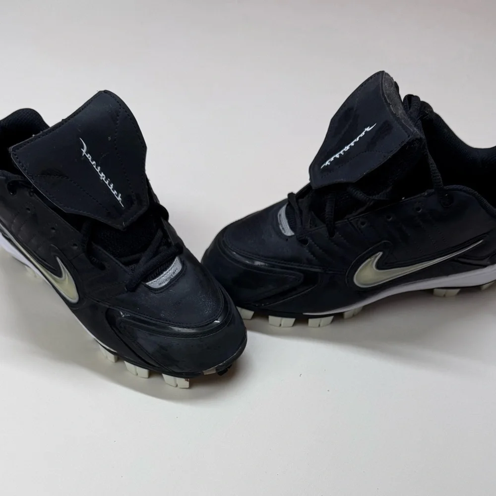 Nike fast pitch baseball cleats